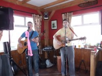Go Explore Hostel & Sailor's Bar - The Con Artists Band